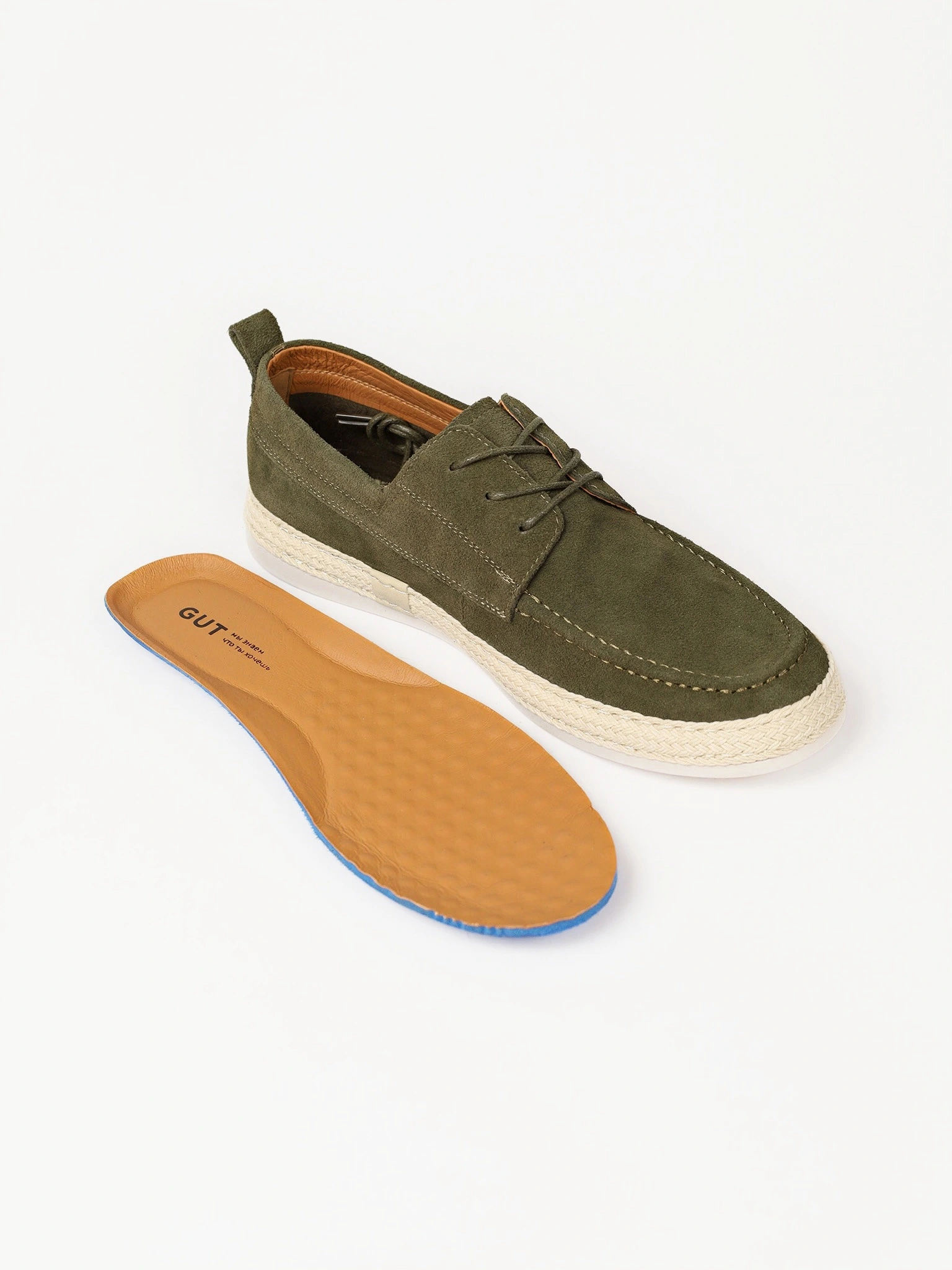 Мокасины зеленого цвета на низкой подошве